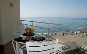 ALMAR, TORREMOLINOS BEACHFRONT 6 by AlohaMálaga